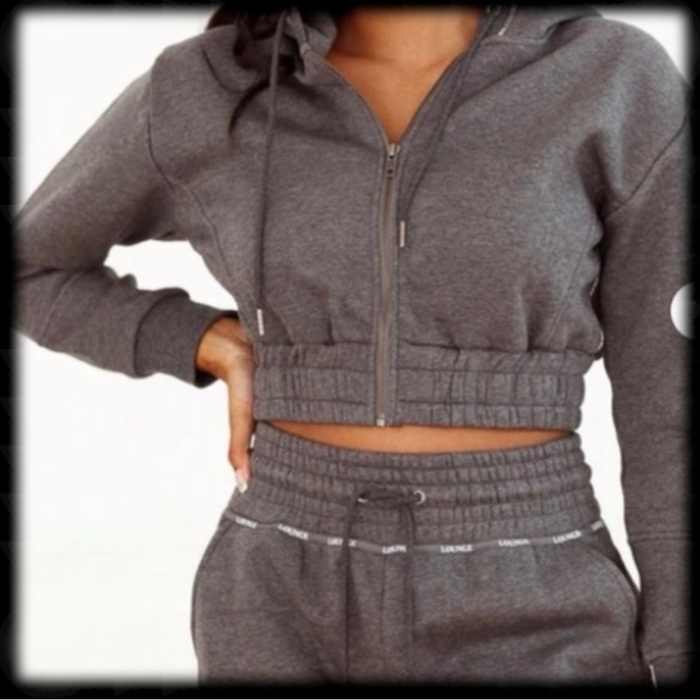 Lounge Set - image 1